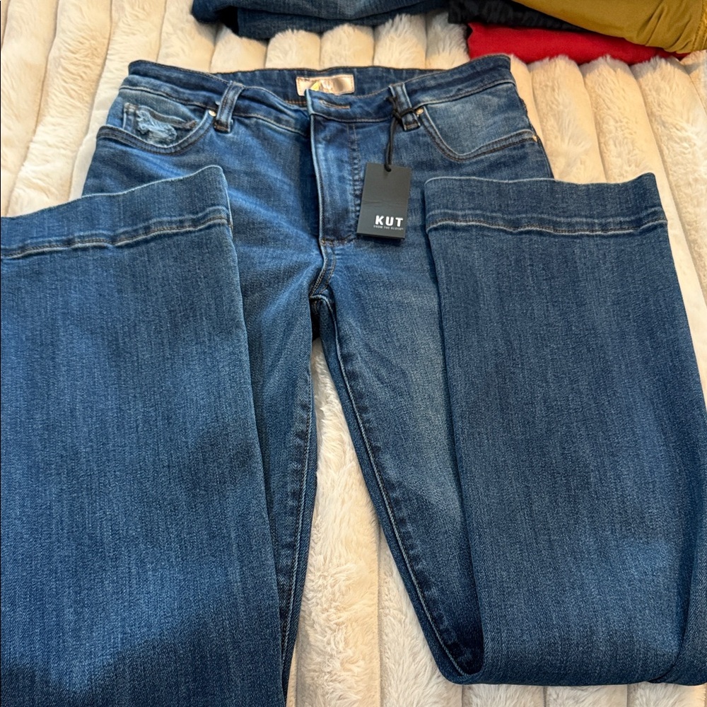 NWT Kut from the  Kloth. Kelsey High Rise with ankle flare.